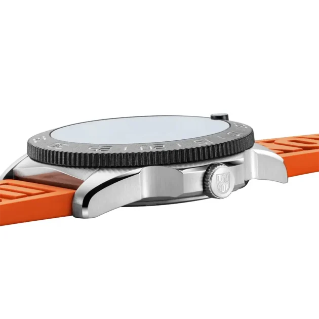 LUMINOX Pacific Diver Seasonal Edition Orange Rubber Strap XS.3129.SEA - Image 2