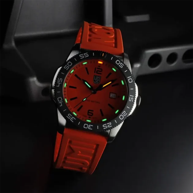 LUMINOX Pacific Diver Seasonal Edition Orange Rubber Strap XS.3129.SEA - Image 7